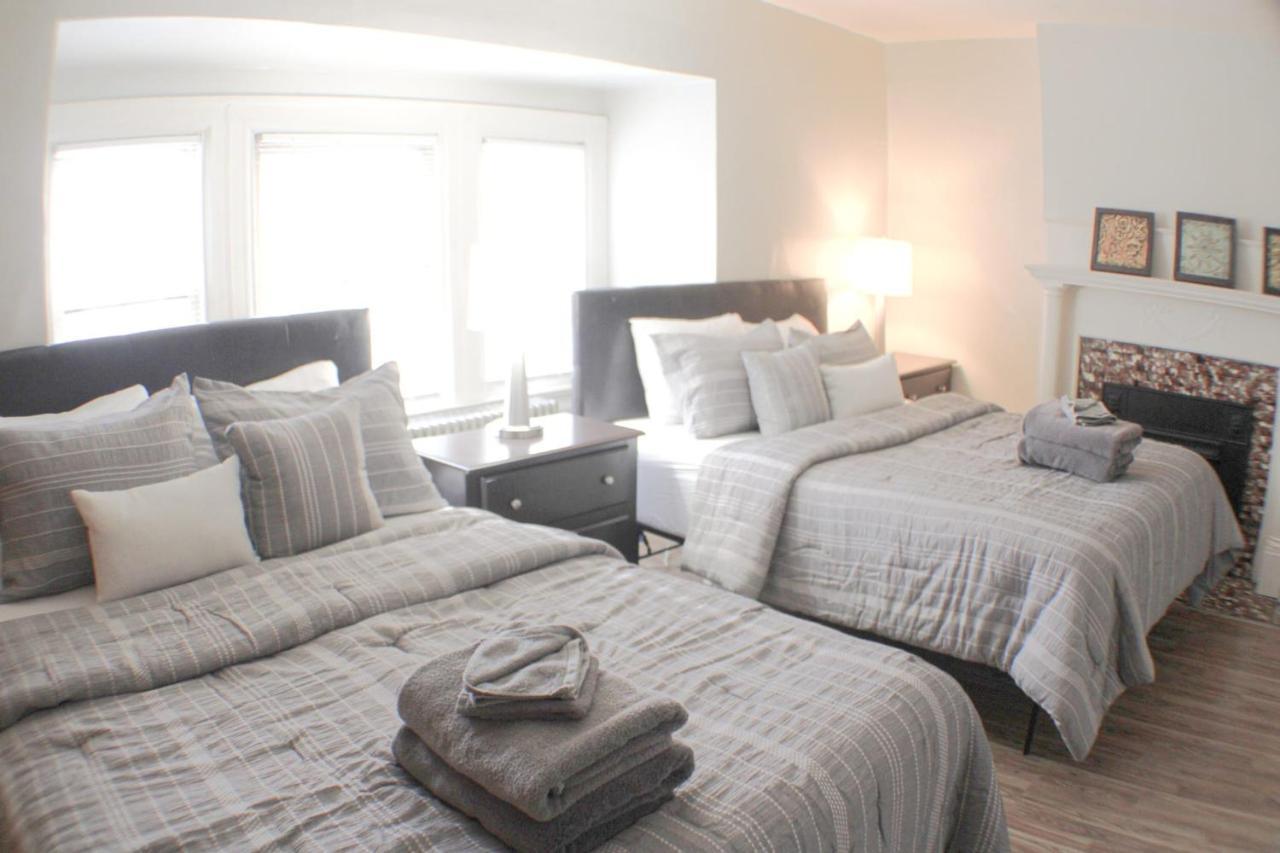 Steps Away From Hospital - 2 Queen Bed - City View Pittsburgh Exteriör bild