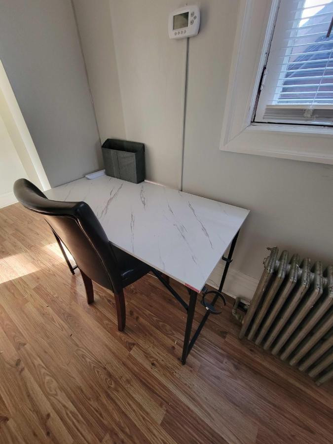 Steps Away From Hospital - 2 Queen Bed - City View Pittsburgh Exteriör bild